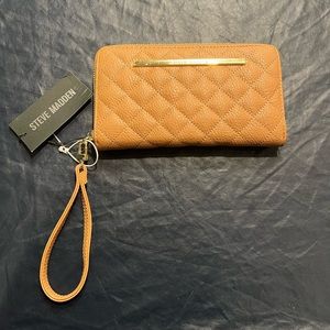 Steve Madden mustard wallet - NWT